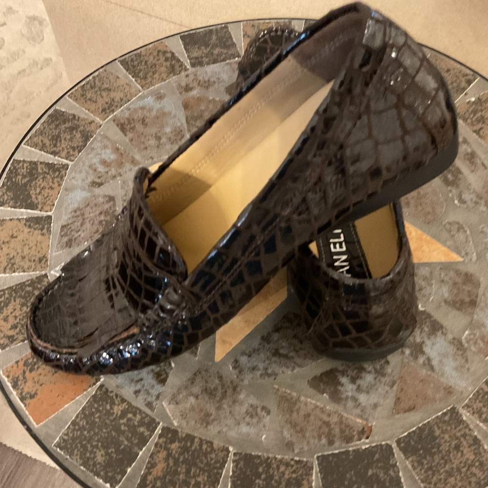 Vaneli beautifully crafted Quilted patterned  Leather flats with tassels .